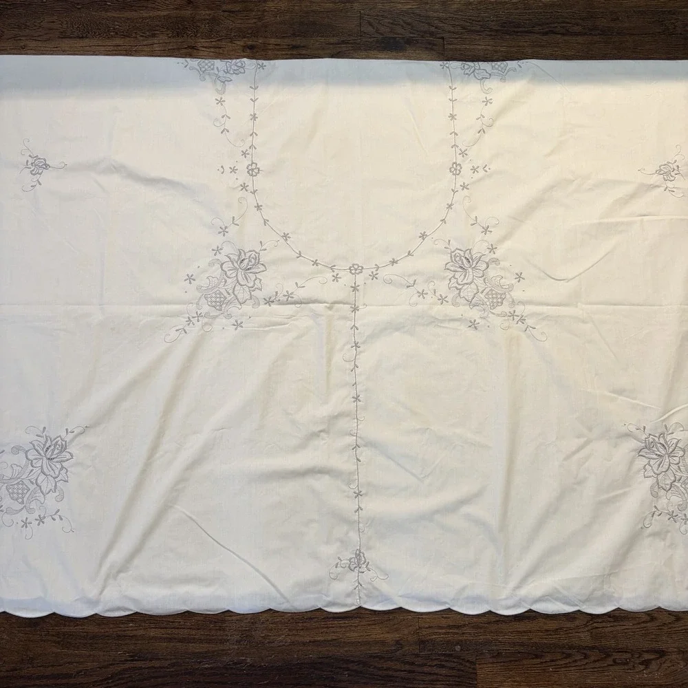 Vtg Linen Gray Floral Hand Embroidery Scalloped Edge CutWork Tablecloth 64 X 80
